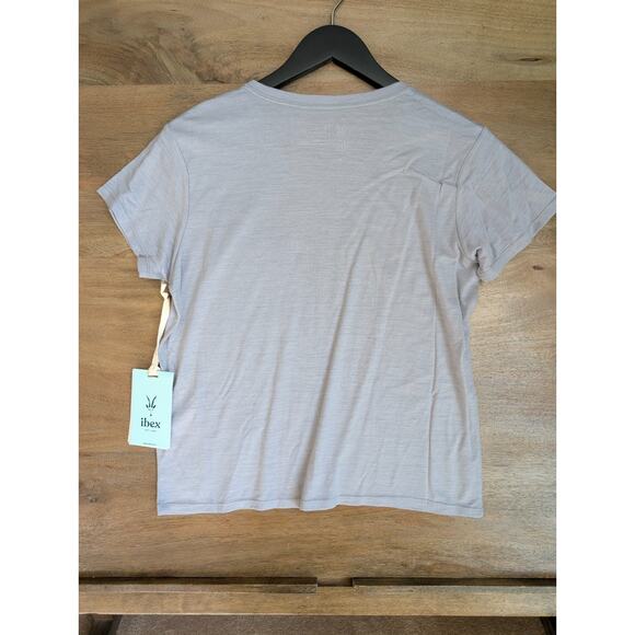 Ibex T Shirt Womens S Silver Melange Paradox Pocket Short Sleeve Round Neck NWT - Picture 2 of 4